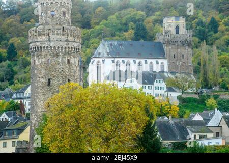 Mittelrhein landschaftlich reizvolle Kreuzfahrt- Riverside Stadtgebäude, Oberwesel, Rheinland-Pfalz, Deutschland Stockfoto