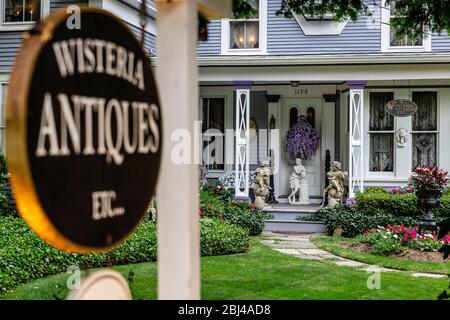Wisteria Antiquitätengeschäft bei Brewster in Cape Cod. Stockfoto