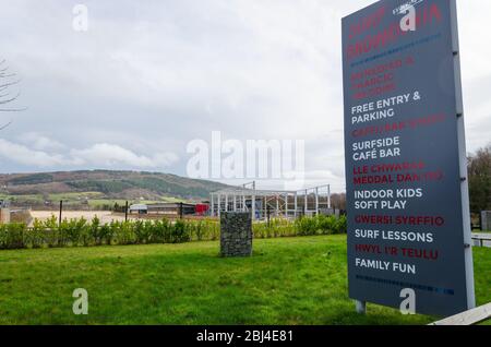 Dolgarrog, Wales, UK : 2. März 2019: Bauarbeiten im Surf Snowdonia Touristenattraction Stockfoto