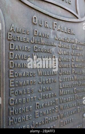 Greenfield, Flintshire, Großbritannien; März 26 2019; das Greenfield war Memorial erinnert an Männer, die im 1. Und 2. Weltkrieg starben. Es steht im M Stockfoto