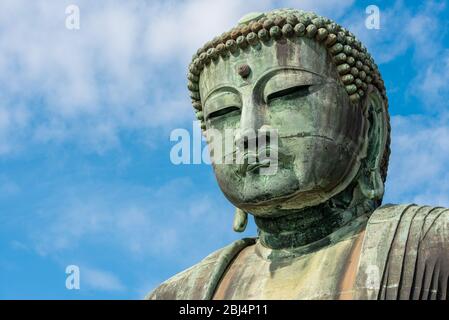 Der große Buddha von Kamakura, die zweithöchste Buddha-Statue aus Bronze in Japan Stockfoto