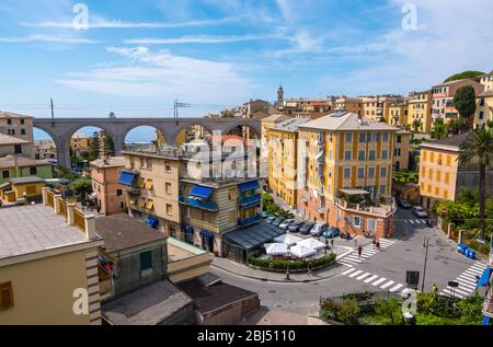 Bogliasco, Italien - 20. August 2019: Malerischer Ferienort Bogliasco an der ligurischen Küste bei Genua in Ligurien, Italien Stockfoto