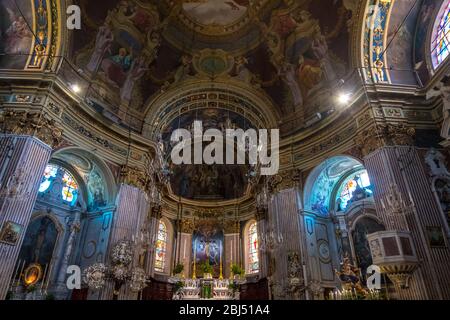 Bogliasco, Italien - 20. August 2019: Innenraum der Kirche von Geburt Maria Santissima in Bogliasco, Genua, Ligurien, Italien Stockfoto