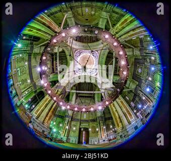 Ein Blick aus dem Fischaugenobjektiv auf die Kuppel der Al-Rifa'i Moschee in Kairo Stockfoto