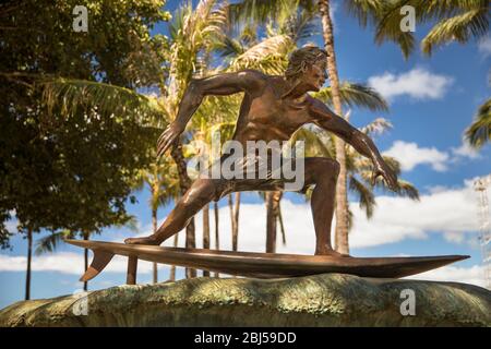 Oahu, USA - 20. März 2017: Surf Statue auf Queen's Beach Gegend in der Innenstadt von Waikiki Honolulu, Oahu, Hawaii, USA Stockfoto