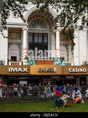 London, Großbritannien - August 18 2019: Die Fassade des Cineworld Empire-Kinos am Leicester Square Stockfoto