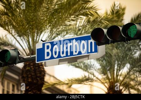 Bourbon Street Straßenschild hängt im französischen Viertel von New Orleans Louisiana USA Stockfoto