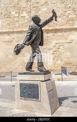 Statue von Manwel Dimech 1860-1921, Valletta, Malta Stockfoto