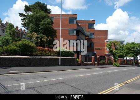 Büros Fenster mit rotem Backstein Fassade Außenfassade One Fifty 147-149 Victoria Rd, Swindon SN1 3UZ Stockfoto