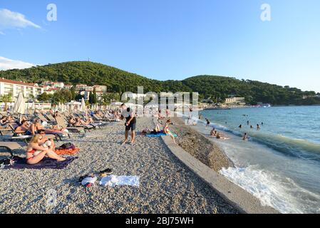 Der Strand Lapad Bucht in Dubrovnik, Kroatien. Stockfoto