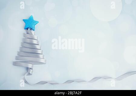 Schöne Tannenbaum aus Satinband Stockfoto