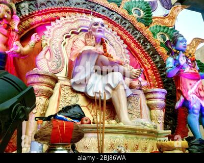 Indischer Hindu-Gott Shirdiwale Sai Baba Segen Stein Idol in Hindu spirituellen Tempel, von seinen Anhängern als ein Heiliger angesehen. Stockfoto