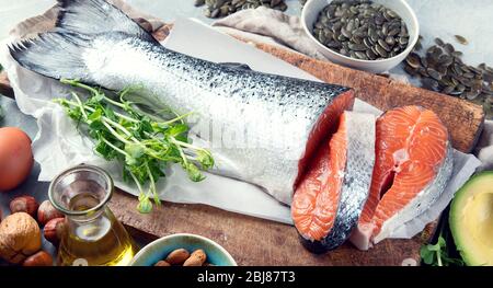 Quellen von Omega-3-Säuren. Lebensmittel mit hohem Anteil an gesunden Fett, Vitamin-und Antioxidantien. Stockfoto
