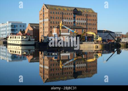 Gloucester's histroic Docks in Süd-West-England. Boote im Main Basin festgemacht Stockfoto