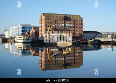 Gloucester's histroic Docks in Süd-West-England. Boote im Main Basin festgemacht Stockfoto