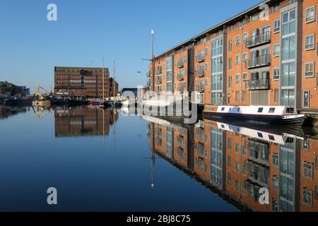 Gloucester's histroic Docks in Süd-West-England. Boote im Main Basin festgemacht Stockfoto