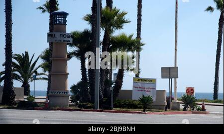 Los Angeles, CA/USA - 15. April 2020: Will Rogers State Beach wegen COVID-19-Quarantäne geschlossen Stockfoto