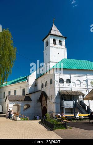 Jaroslawl, Russland - 8. Mai 2016: Der orthodoxen Kirche des Klosters Spaso-Preobraschenskij. Yaroslavl, Russland Stockfoto