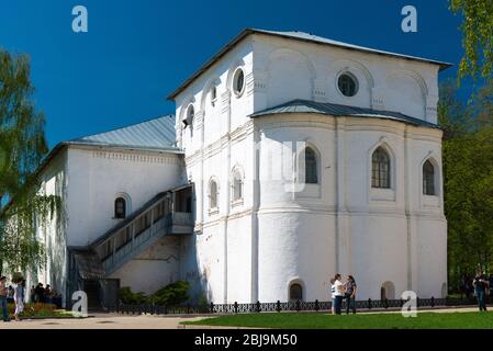 Jaroslawl, Russland - 8. Mai 2016: Der orthodoxen Kirche des Klosters Spaso-Preobraschenskij. Yaroslavl, Russland Stockfoto