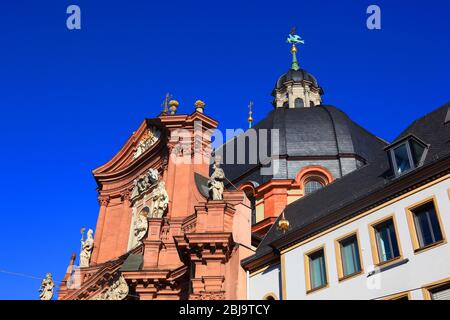 Neumünster, Neumünster Johannes Evangelist und Johannes der Täufer, ehemaliges Kollegium-Kloster, Neumünster-Kloster, Kollegium-Kloster Neumünster Stockfoto