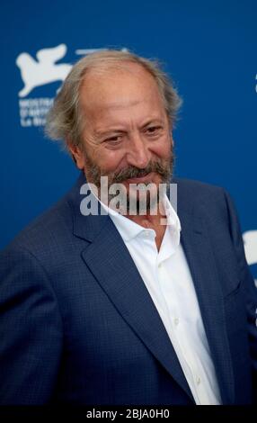 VENEDIG, ITALIEN - AUGUST 30: Der Präsident von 'Venezia Classici' Giuseppe Piccioni nimmt an der Fotoschau der Jury während der 74. Filmfestspiele von Venedig Teil Stockfoto