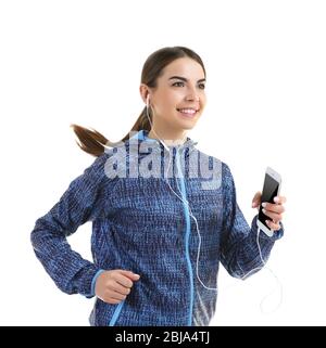 Junge Frau mit Telefon läuft, isoliert auf weiß Stockfoto