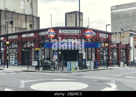 London/UK-30/7/18: Maida Vale U-Bahn-Station an der Kreuzung von Elgin Avenue und Randolph Avenue in Maida Vale, die eine wohlhabende res Stockfoto