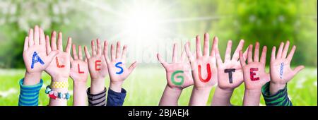 Kinder Hände Wort Bauen Alles Gute Bedeutet Beste Wünsche, Graswiese Stockfoto