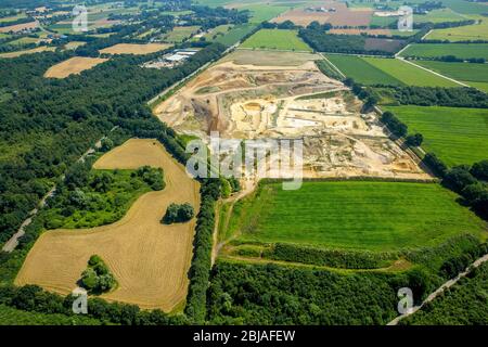 , Kiesbergbau Dinslakener Straße in Bottrop-Kirchhellen, 19.07.2016, Luftaufnahme, Deutschland, Nordrhein-Westfalen, Ruhrgebiet, Bottrop Stockfoto