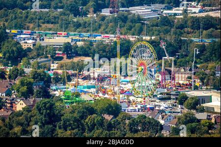 Kirmes Crange 2019 in Herne, Südansicht mit Riesenrad Bellvue und Festhalle, 08/04/2019, Luftaufnahme, Deutschland, Nordrhein-Westfalen, Ruhrgebiet, Herne Stockfoto