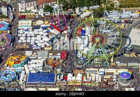 Kirmes-Range 2019 in Herne, Riesenrad neben 08/04/2019, Luftaufnahme, Deutschland, Nordrhein-Westfalen, Ruhrgebiet, Herne Stockfoto