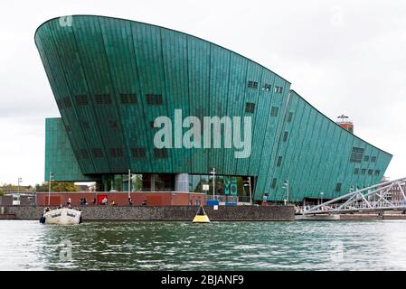 Ansicht des NEMO Science Museum, Oosterdok 2 Amsterdam, Niederlande Stockfoto