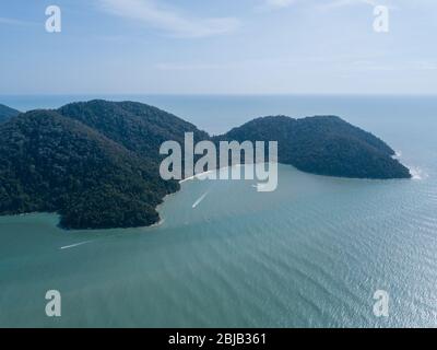 Luftaufnahme Teluk Bahang Eco Forest Park am Muka Head. Stockfoto
