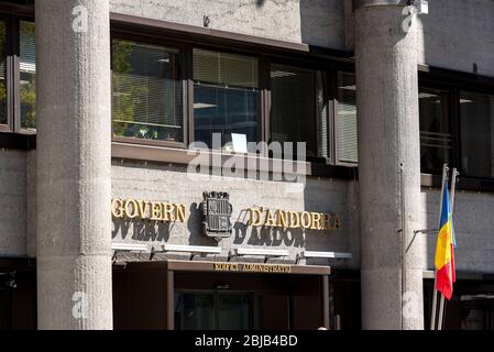 Andorra. Andorra La Vella. 29. April 2020. Vor der Regierung, regieren d Andorra Gebäude in sonnigen Tag. Stockfoto