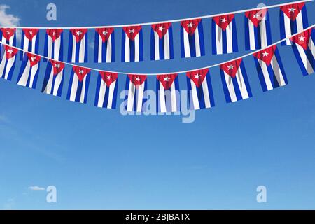 Kuba-Flagge festliche Ammer hängen an einem blauen Himmel. 3D-Rendern Stockfoto