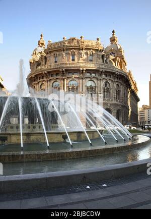 Brunnen auf der Piazza De Ferrari in Genua. Italien Stockfoto