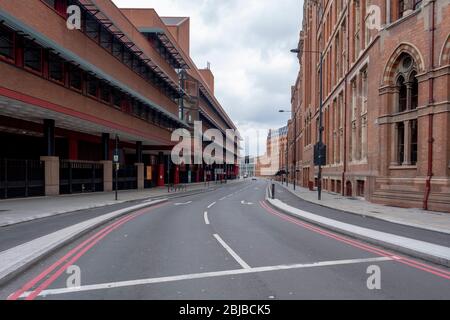 Lockdown London, 29. April 2020: Eine leere Midland Road neben dem Bahnhof St. Pancras International Station und dem British Museum, die die Auswirkungen der Lockdown zeigt Stockfoto