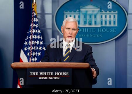 WASHINGTON DC, USA - 22. April 2020 - US-Vizepräsident Mike Pence spricht seine Bemerkungen bei einem Coronavirus Update Briefing Mittwoch, 22. April 2020, in Stockfoto