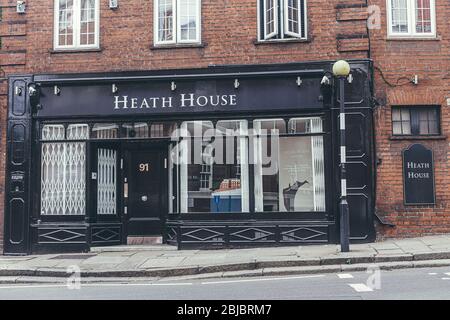 London/UK- 30/07/19: Heath House Immobilienagentur auf Heath Street in Hampstead. Hampstead hat einige der teuersten Gehäuse in der Londoner Gegend Stockfoto