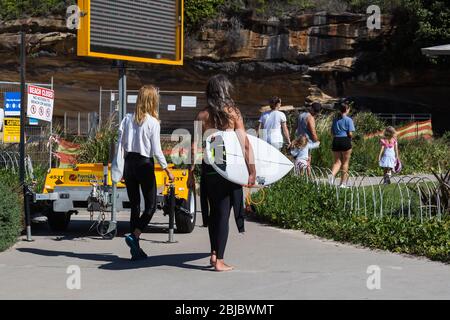 Sydney, Australien. Samstag, 18. April 2020. Tamarama Beach in Sydneys östlichen Vororten ist aufgrund der Coronavirus-Pandemie geschlossen. Von gestern Tamarama Stockfoto