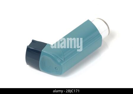 Ein Häkchen-förmiger Inhalator für Asthma isoliert auf weiß Stockfoto