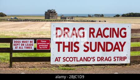 Drag Racing Track, Old RAF Airfield, Beschilderung, Crail, Fife, Schottland Stockfoto