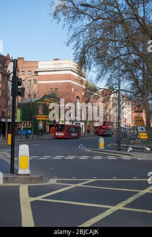 1920er Jahre Architektur Red Brick Gaumont Theater Dorsett Hotel Shepherds Bush Pavilion 58 Shepherd's Bush Green, Shepherd's Bush, London W12 Frank Verity Stockfoto