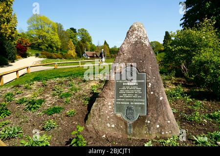 Denkmal für Air Chief Marshal Lord Dowding am Eingang der Great Hall zum Calverley Grounds, Royal Tunbridge Wells, Kent, England Stockfoto