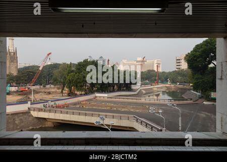 Jakarta, Indonesien - 14. Juli 2019: Gesamtansicht der Umgebung der Großen Istiqlal Moschee, von innen der Moschee selbst. Stockfoto