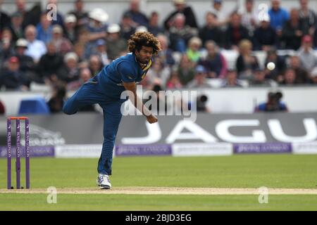 CHESTER LE STREET, ENGLAND - Laith Malinga von Sri Lanka Bowling während der 2. ODI zwischen England und Sri Lanka an der Emirates Riverside, Chester le Street am Sonntag 25. Mai 2014 (Quelle: Mark Fletcher Mi News) Stockfoto