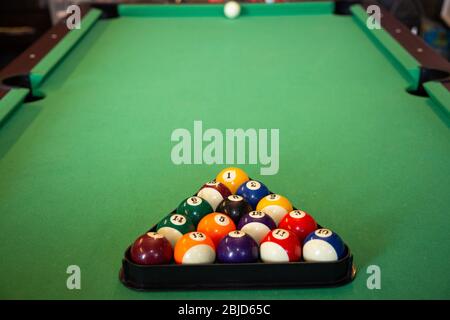 Poolbälle im Dreieck Stockfoto