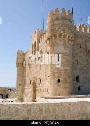 Die Festung von Qaitbay, aus dem 15. Jahrhundert, Alexandria, Ägypten Stockfoto