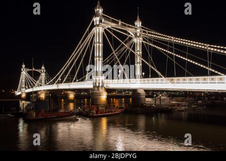 Suspension Bridge Structure Architecture Traditional Albert Bridge, London, SW11 4PH von Rowland Mason Ordish & Sir Joseph Bazalgette Stockfoto