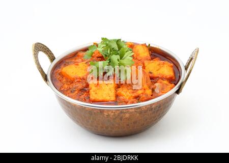 HÜTTENKÄSE IM INDISCHEN STIL VEGETARISCHES CURRY GERICHT. Kadai Paneer: Traditionelle indische Küche Stockfoto